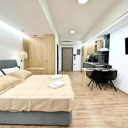 Oasis Luxury Apartments Eretria  Exterior photo