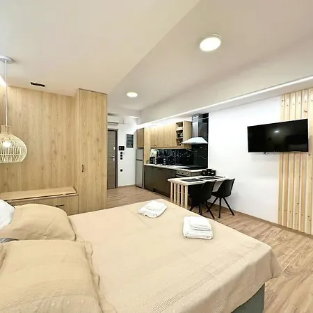 Oasis Luxury Apartments Eretria  Exterior photo